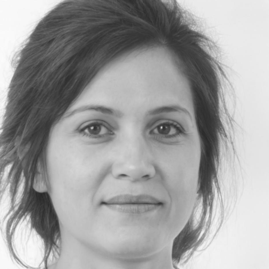 Marie Dubois, analyste financière senior